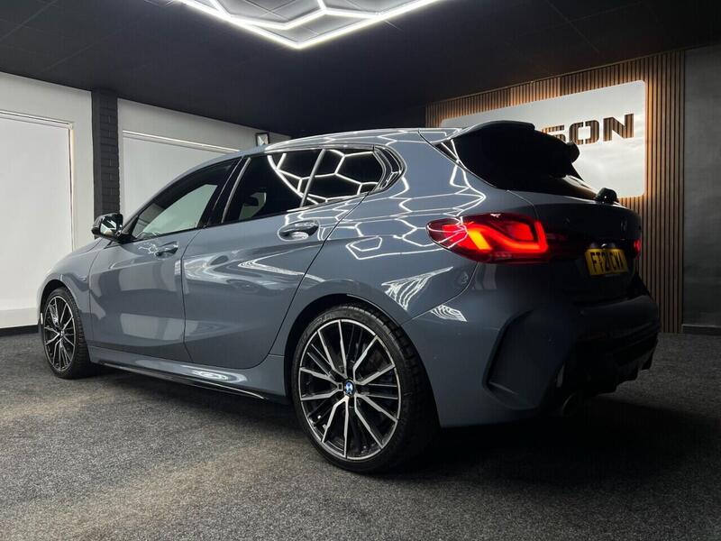 BMW 1 Series view 5