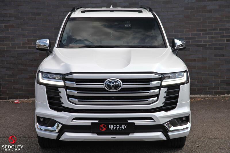 Toyota Land Cruiser view 5