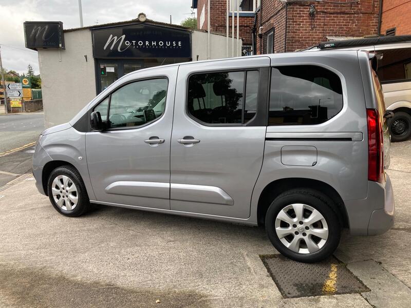 Vauxhall Combo Life view 3