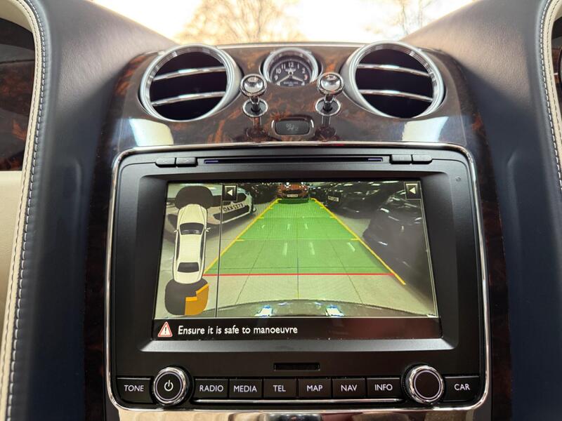 Bentley Flying Spur view 26