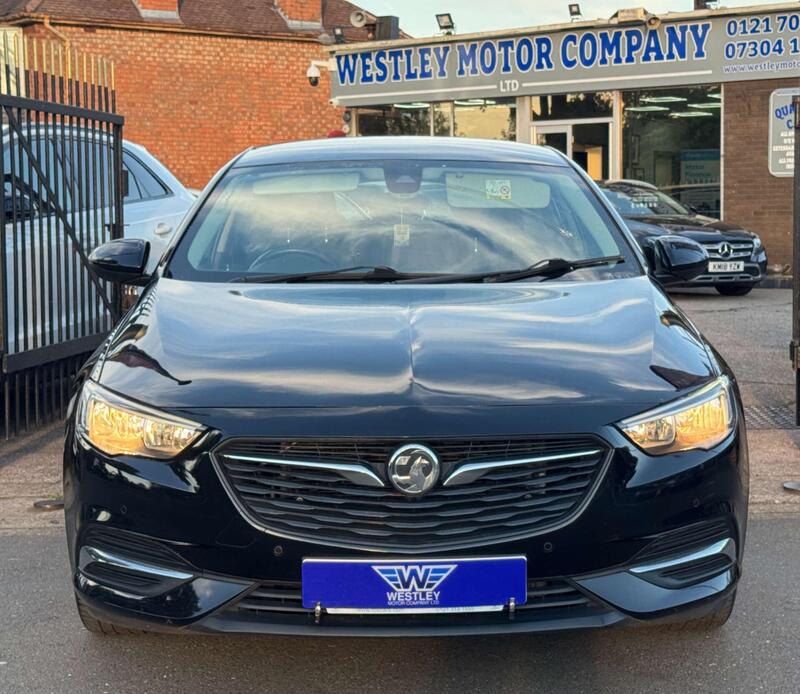 Vauxhall Insignia view 3