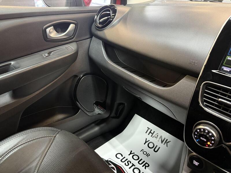Renault Clio view 45