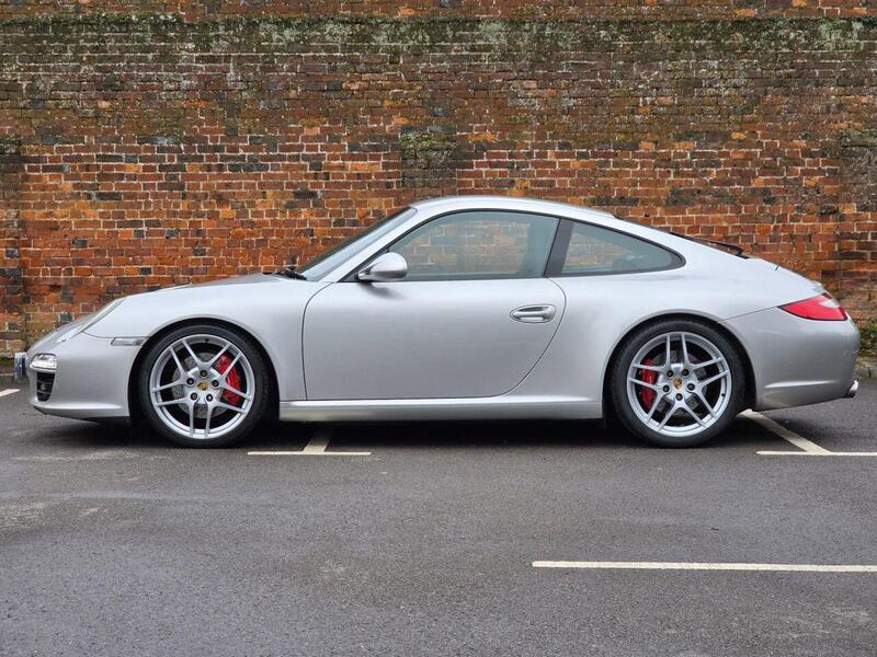 Porsche 911 view 2