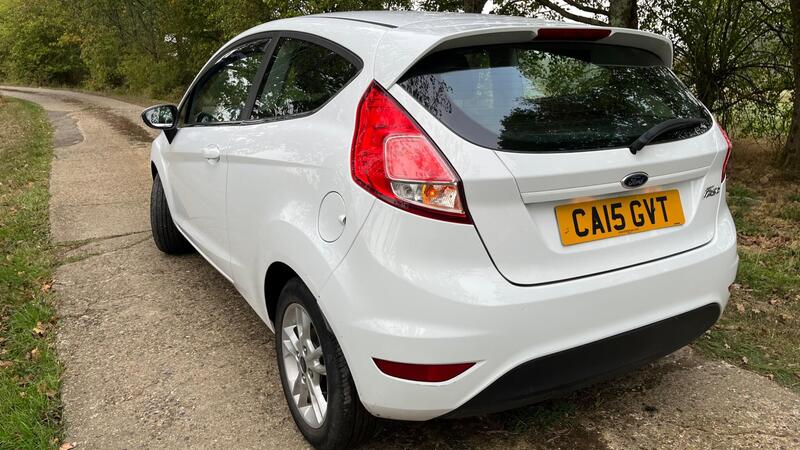 2015 Ford Fiesta — photo 8