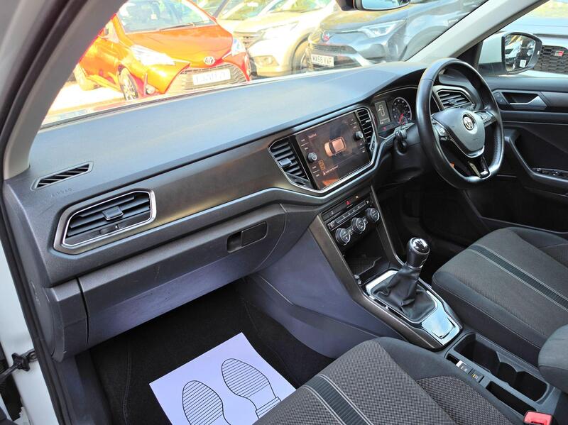 Volkswagen T-Roc 1.0 TSI SE Euro 6 (s/s) 5dr thumbnail 31