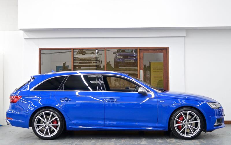 Audi S4 Avant view 6