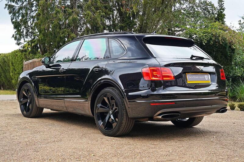 Bentley Bentayga view 3
