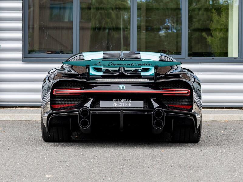 Bugatti Chiron view 4