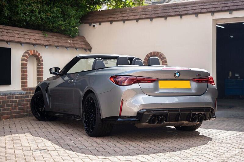 BMW M4 view 4