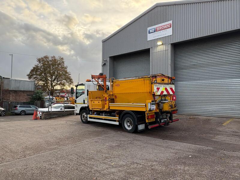 Isuzu N75-150 7.5T Hot Box (Twin)
