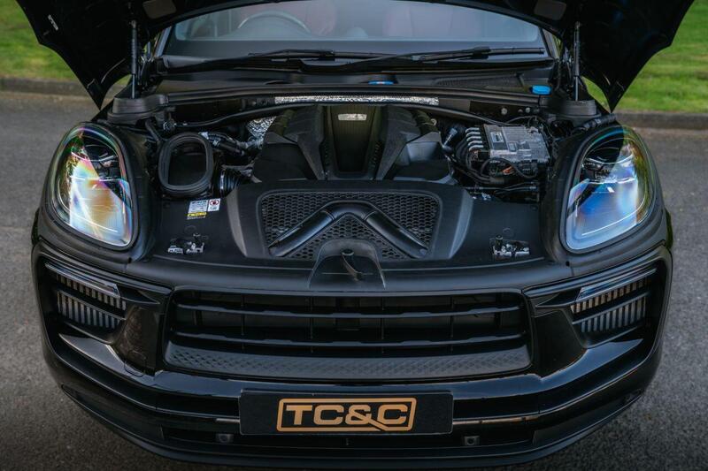 Porsche Macan view 5