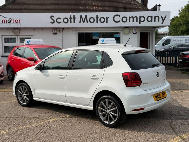Volkswagen Polo view 2
