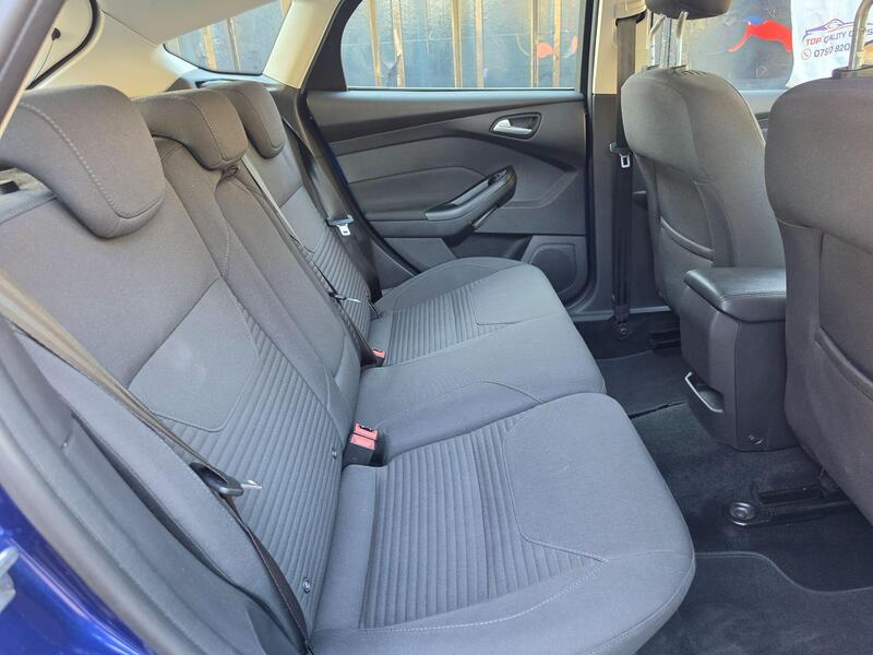 Ford Focus 1.6 Titanium Powershift Euro 6 5dr thumbnail 24