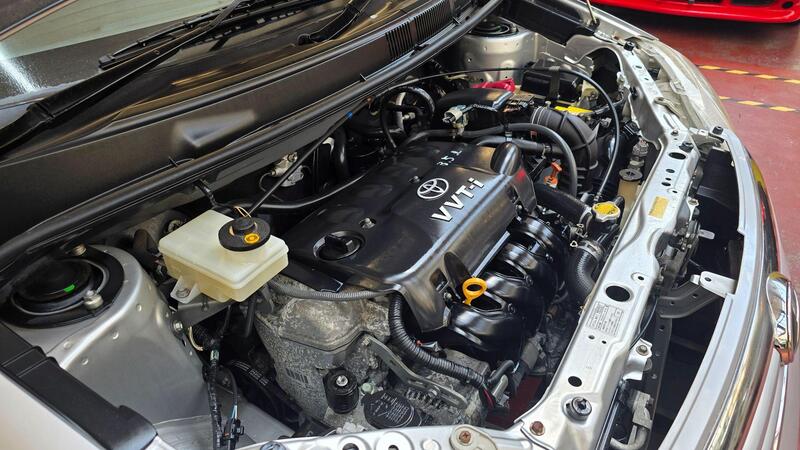 Toyota Raum view 34