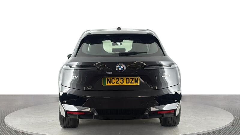 BMW Ix view 5