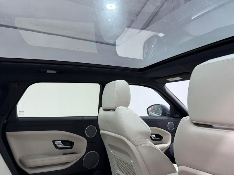 Land Rover Range Rover Evoque view 5