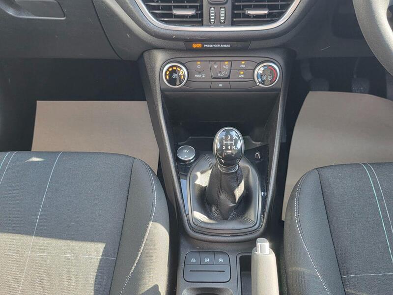 Ford Fiesta view 3
