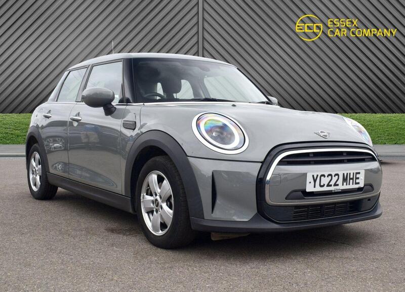 Mini Hatch view 6
