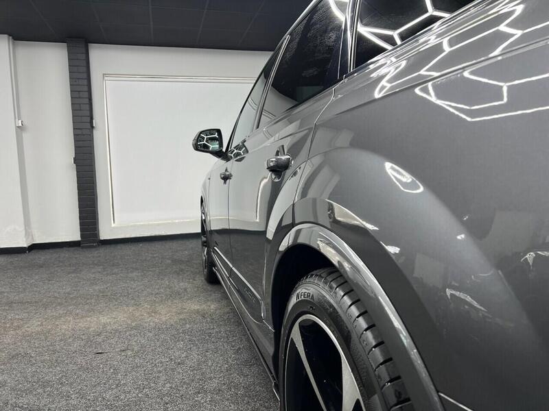 Audi Audi Q7 view 7