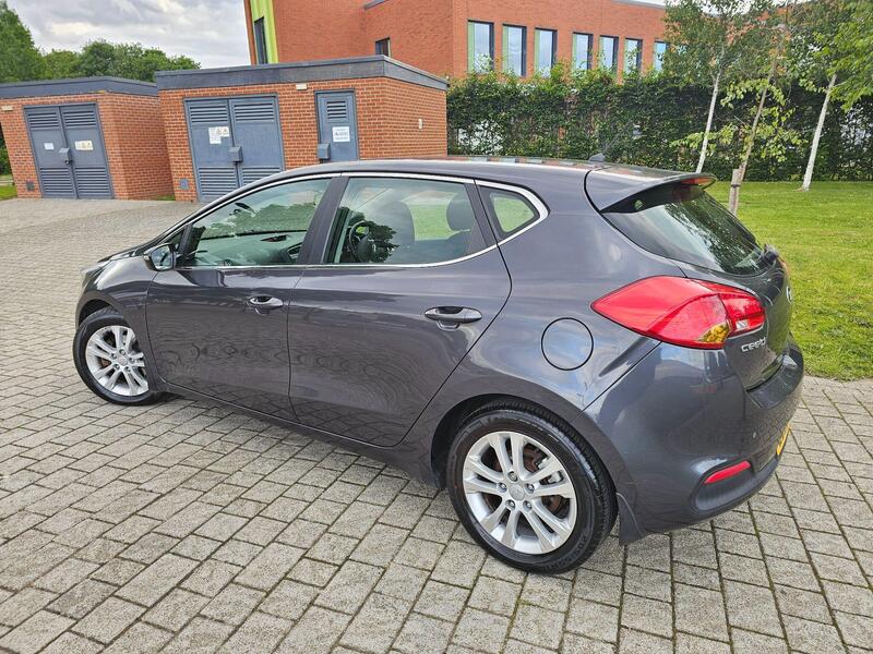 Kia Ceed view 4