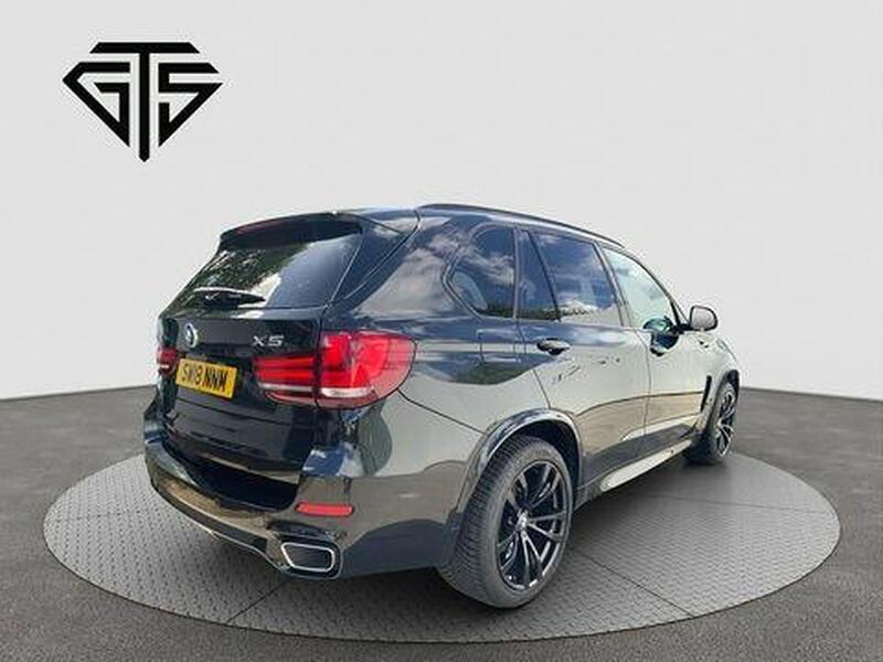 BMW X5 view 3