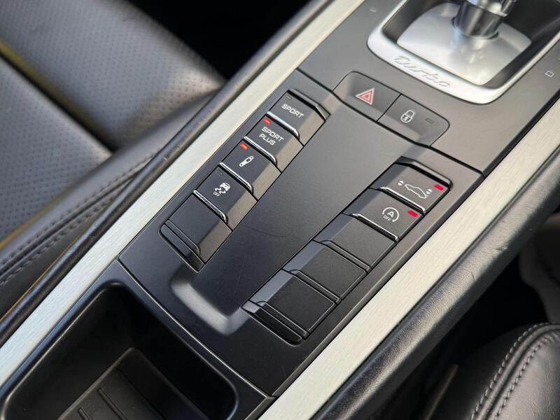 Porsche 911 view 50
