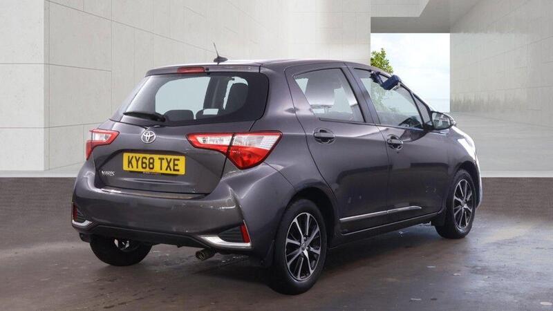 Toyota Yaris view 4
