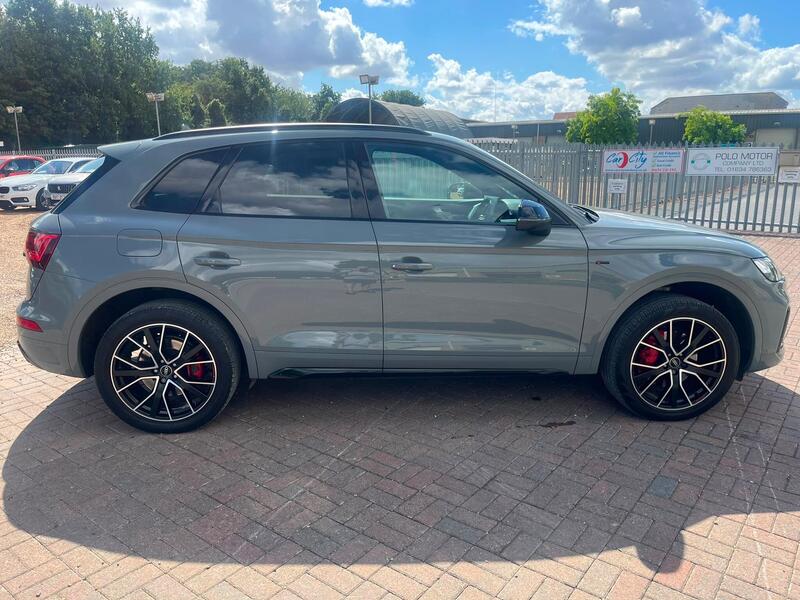 Audi Q5 view 2