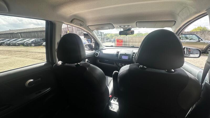 2012 Nissan Note — photo 13