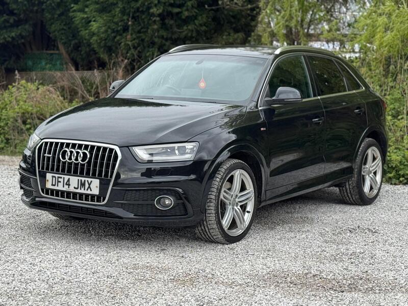 Audi Q3 view 5