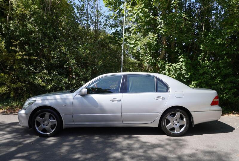 Lexus LS view 3