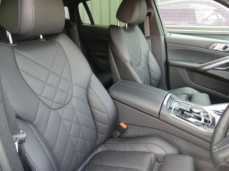 BMW X6 view 2