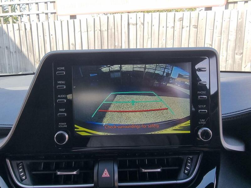 Toyota C-HR view 3