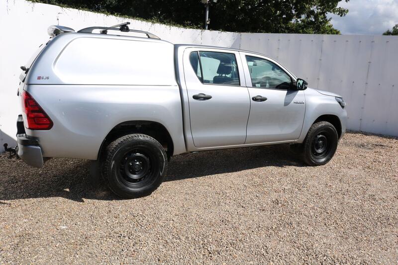 Toyota Hilux view 7
