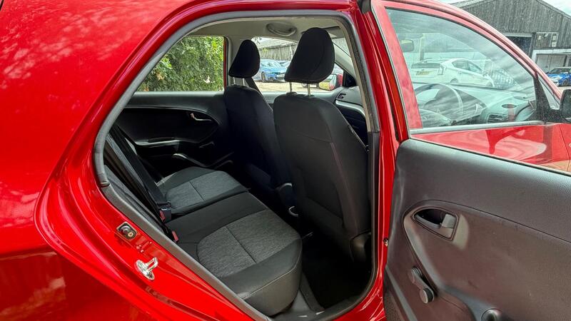 2015 Kia Picanto — photo 12