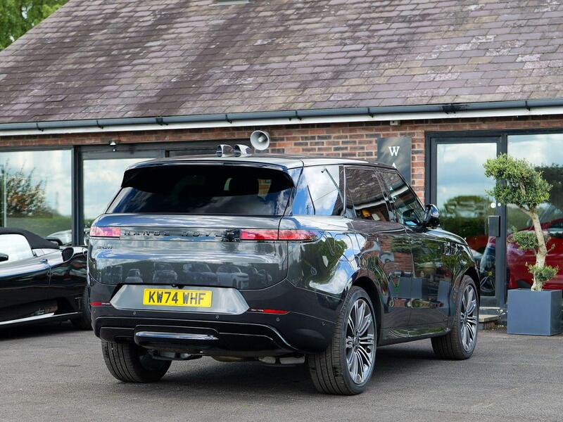 Land Rover Range Rover Sport view 4