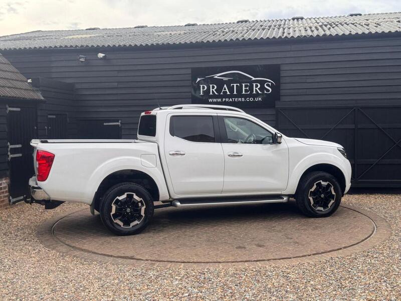 Nissan Navara view 4