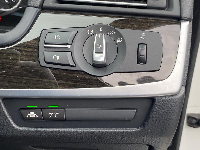 BMW 5 Series view 36