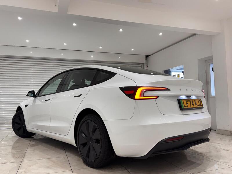 Tesla Model 3 view 4