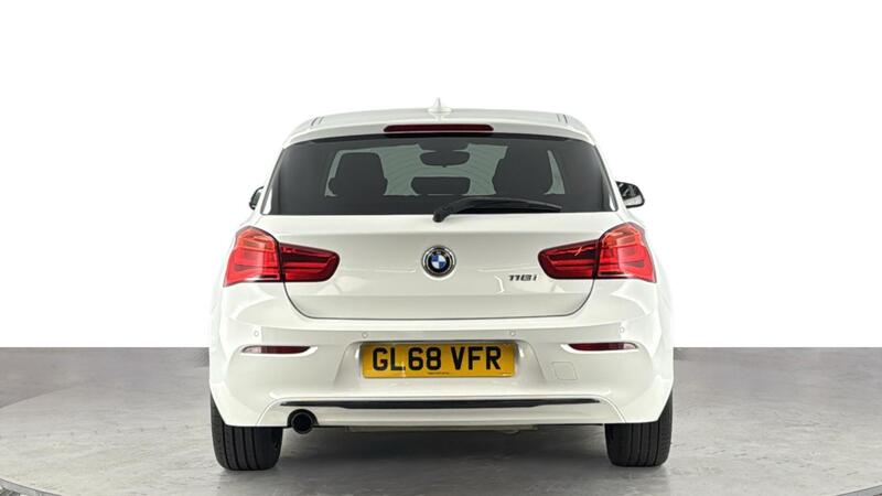 BMW 1 Series view 5
