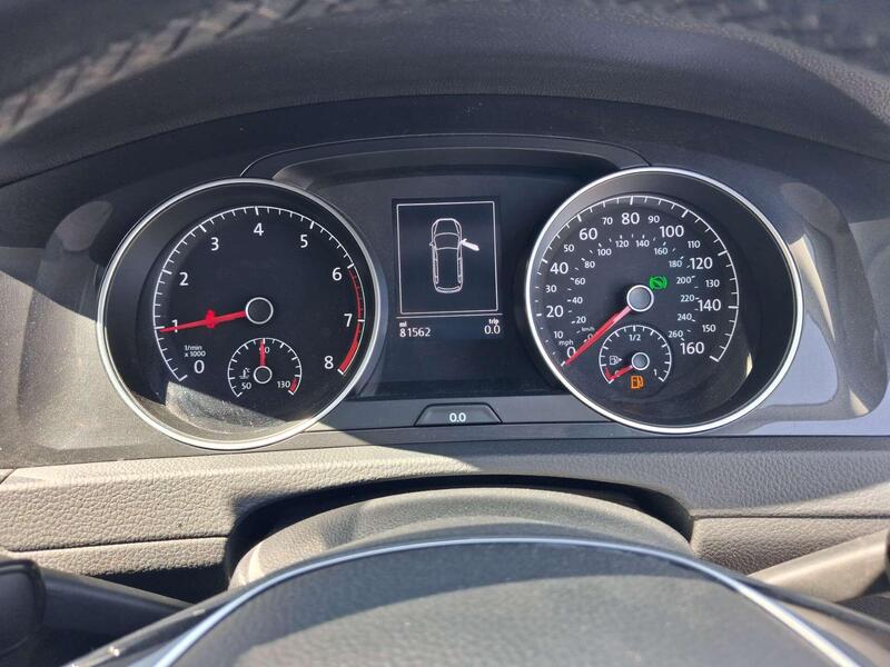 Volkswagen Golf view 3