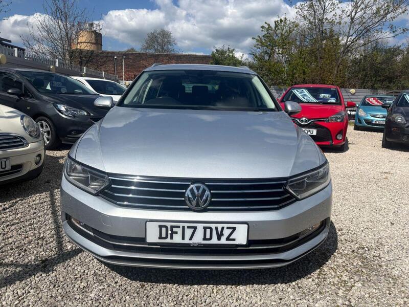 Volkswagen Passat view 2