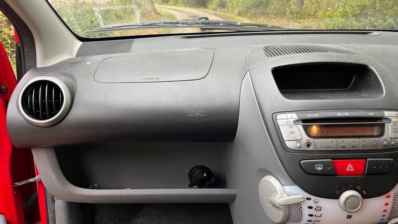 2009 Peugeot 107 — photo 25