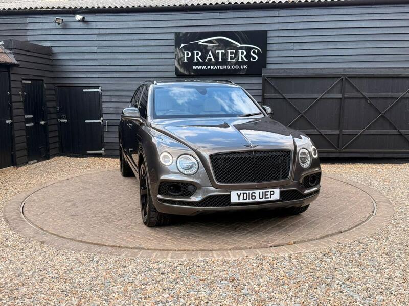 Bentley Bentayga view 4