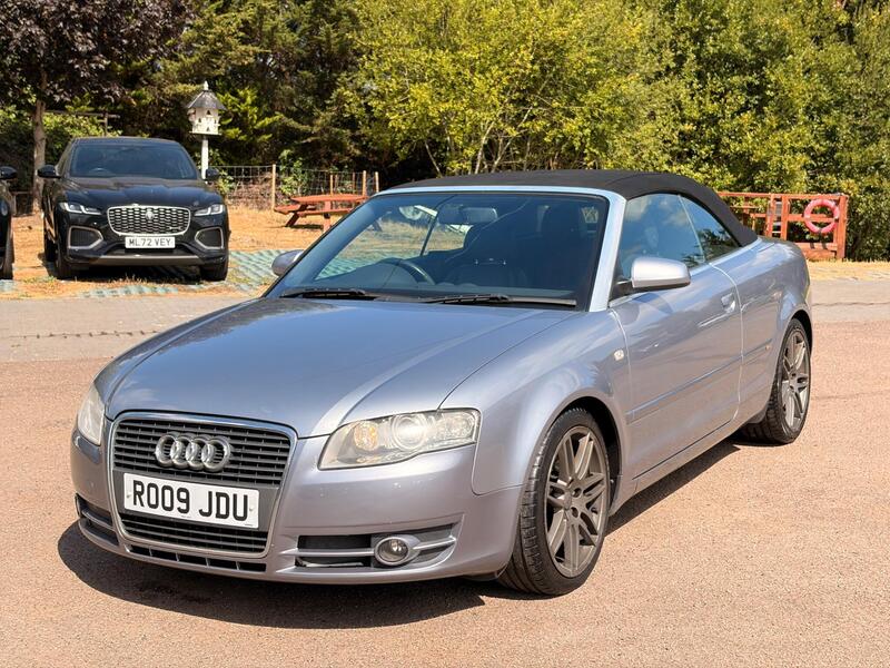 Audi A4 view 4