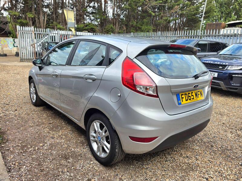 Ford Fiesta 1.25 Zetec Euro 6 5dr thumbnail 4