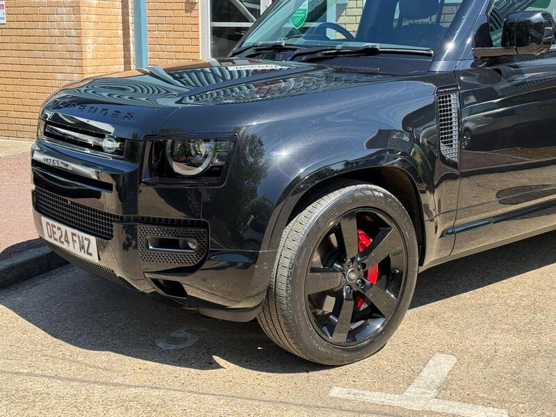 Land Rover Defender view 3