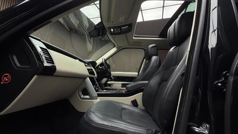 Land Rover Range Rover view 3