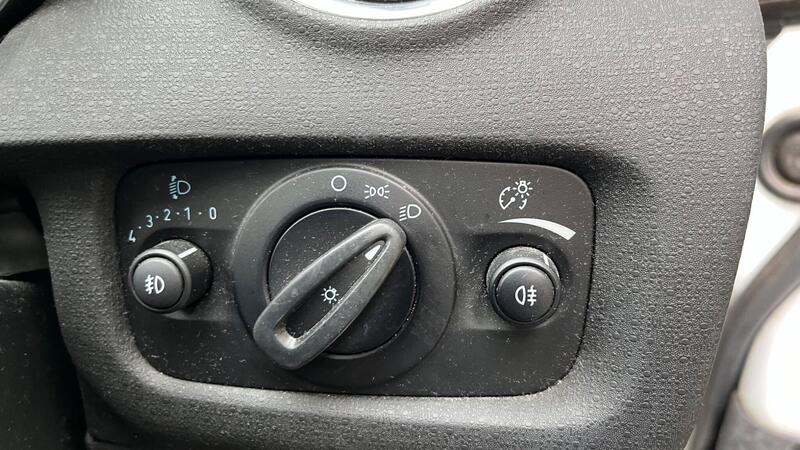 2015 Ford Fiesta — photo 29