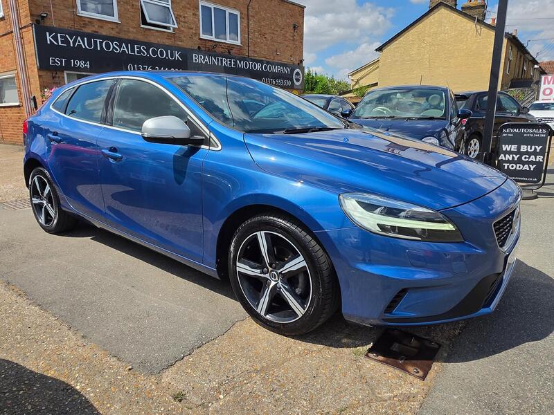 Volvo V40 view 2